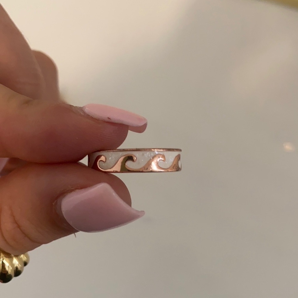 Purvida rose gold wave ring